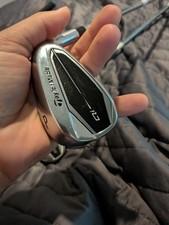 Right TaylorMade Qi pitching wedge. stiff........